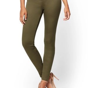 New York and Company Soho Pull On Jean Leggings